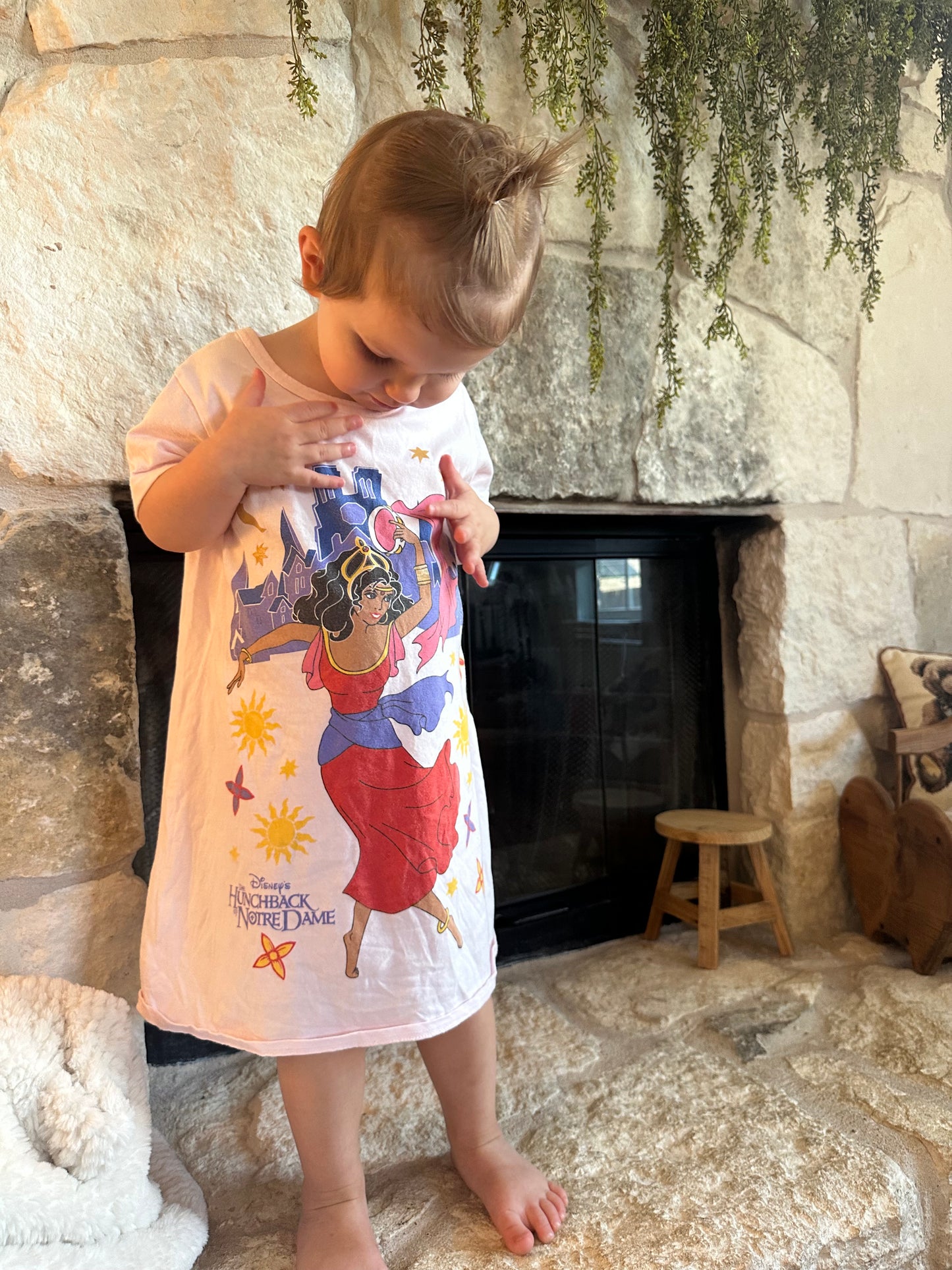 90s hunchback of notre dame long shirt/night dress 5-6