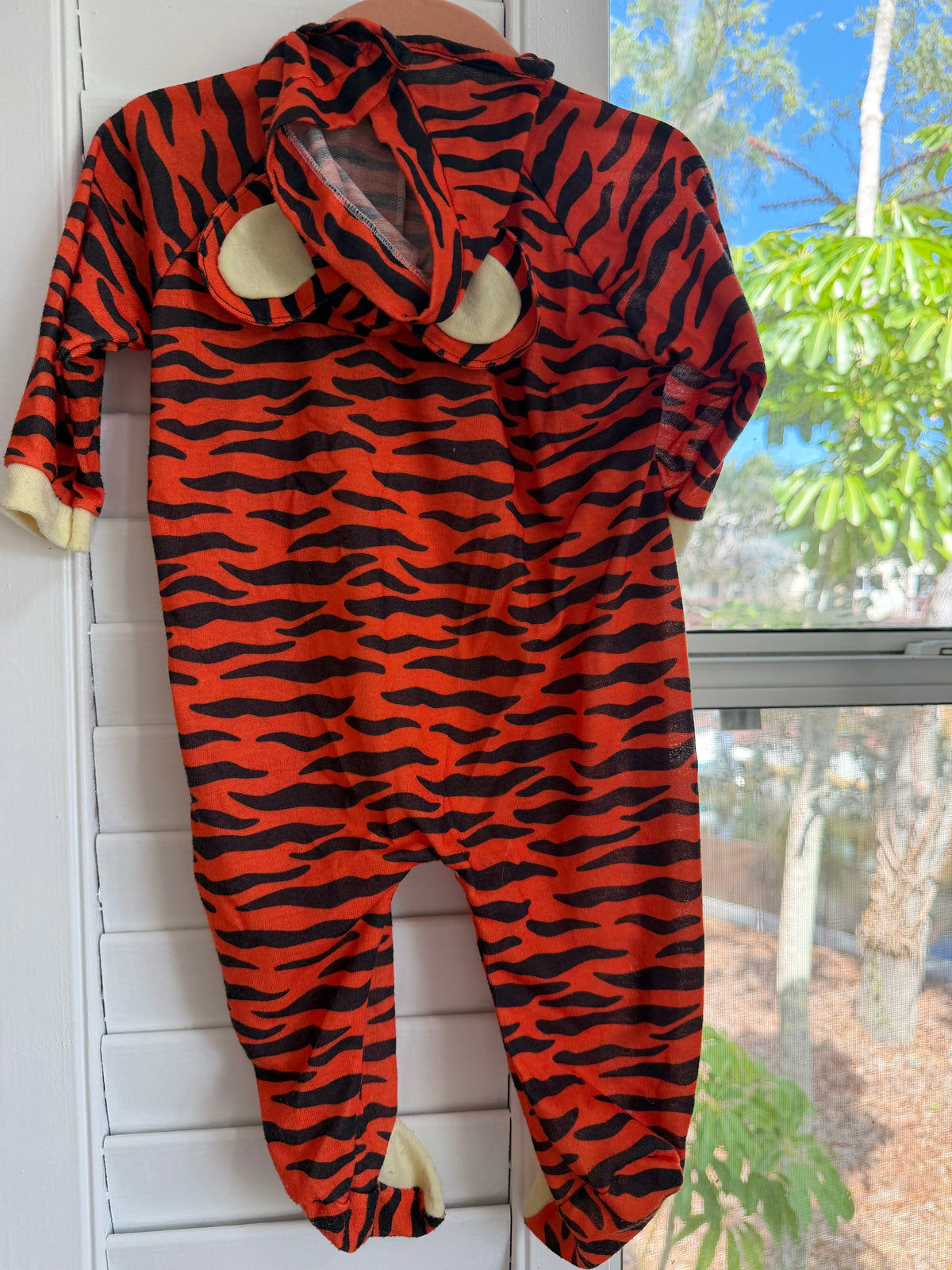 pooh “trick or treat” romper 6m