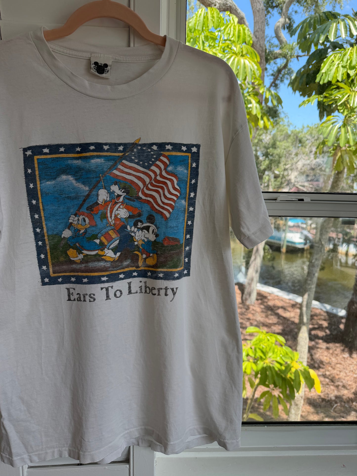 “ears to liberty” tee womens L