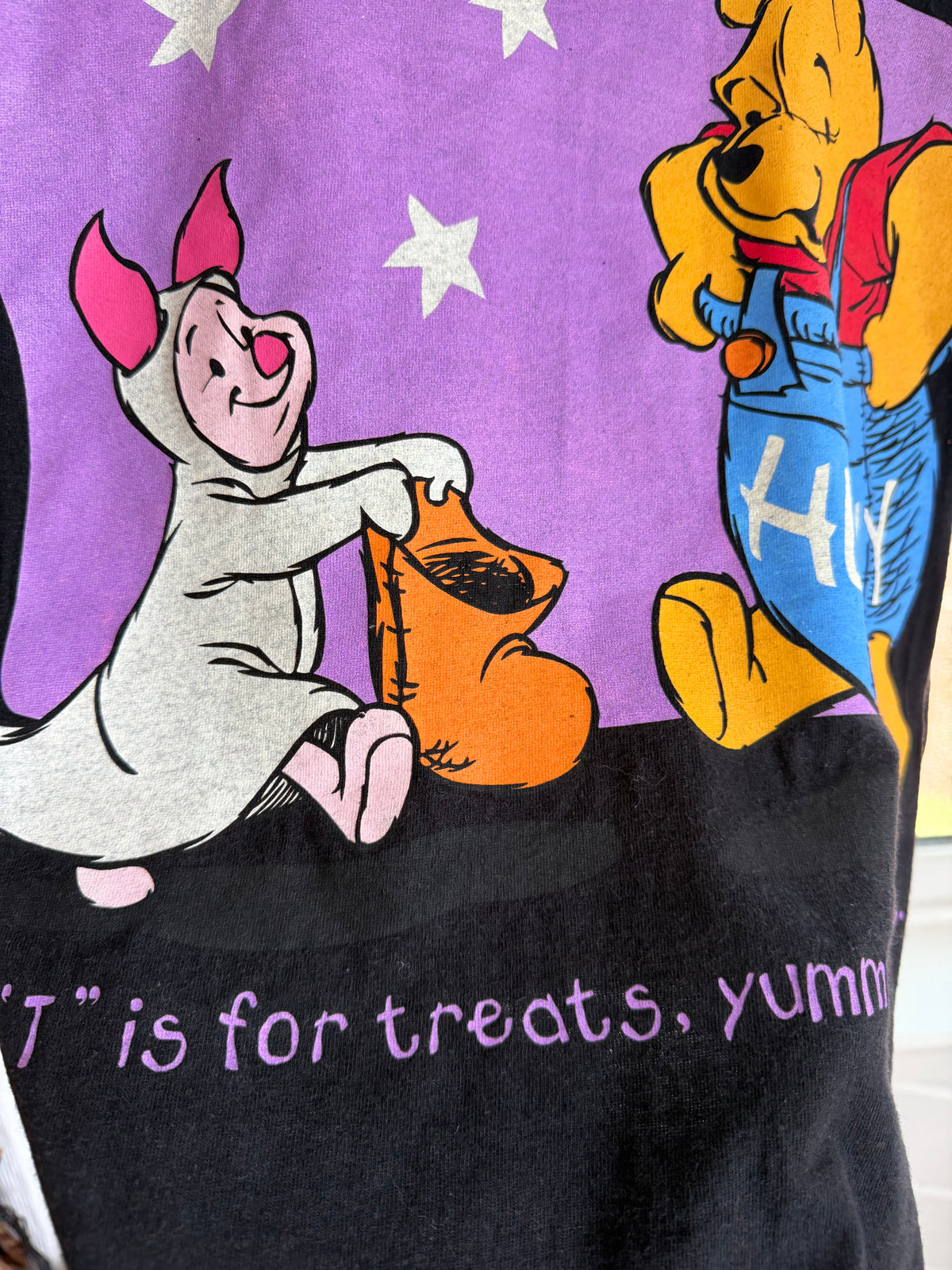 pooh “T is for treats” tee L