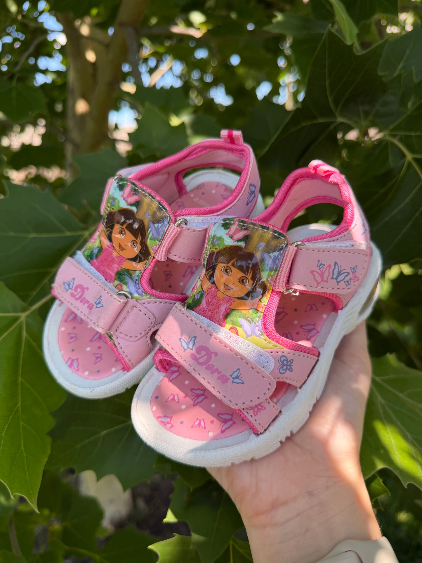 dora sandals 5/6c