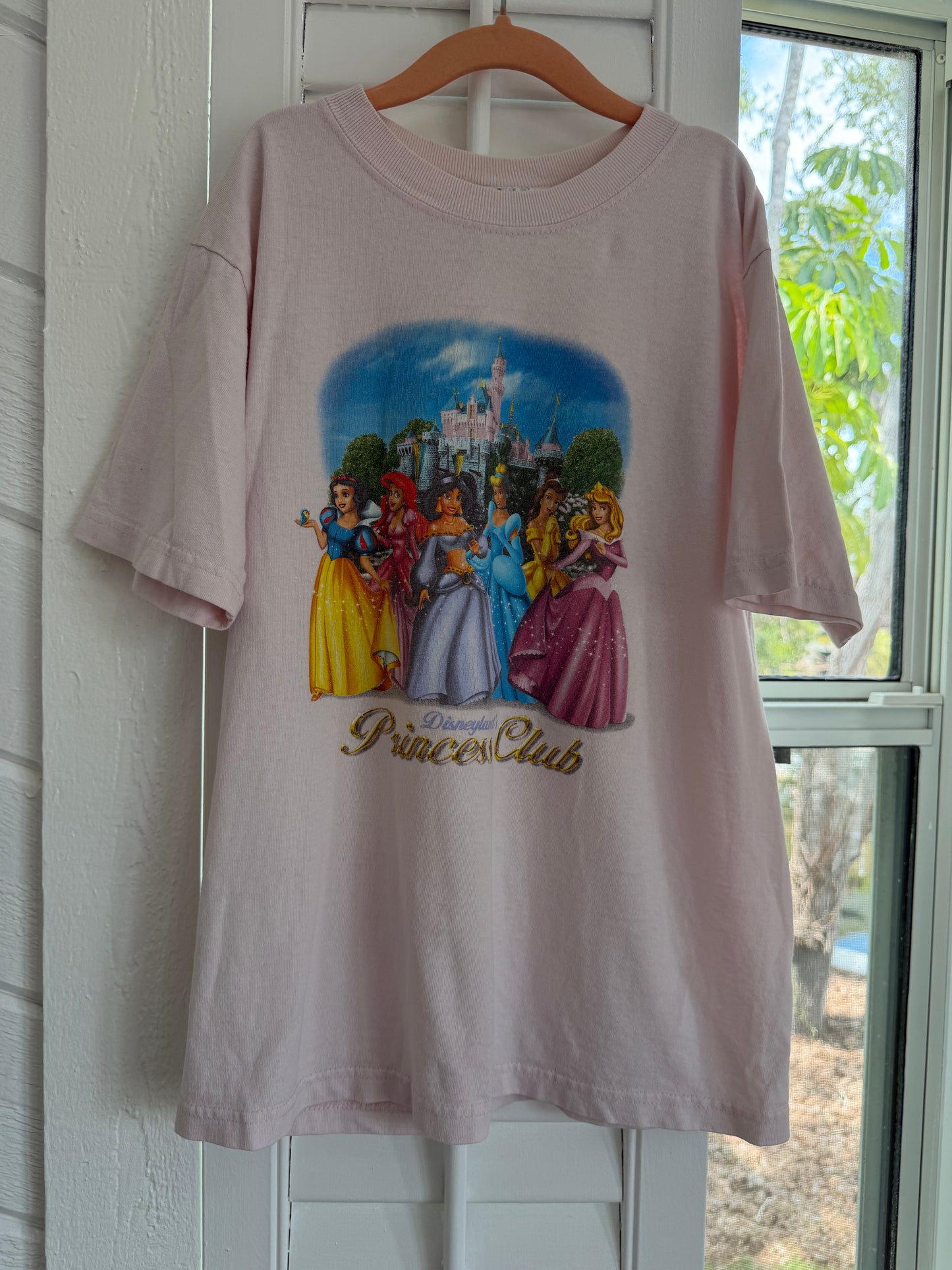 disneyland princess club tee youth M