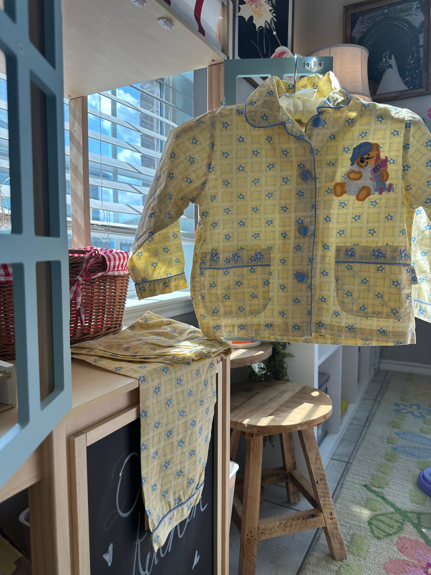 vtg disney store winnie the pooh pj set 3-4 years (3/4T)