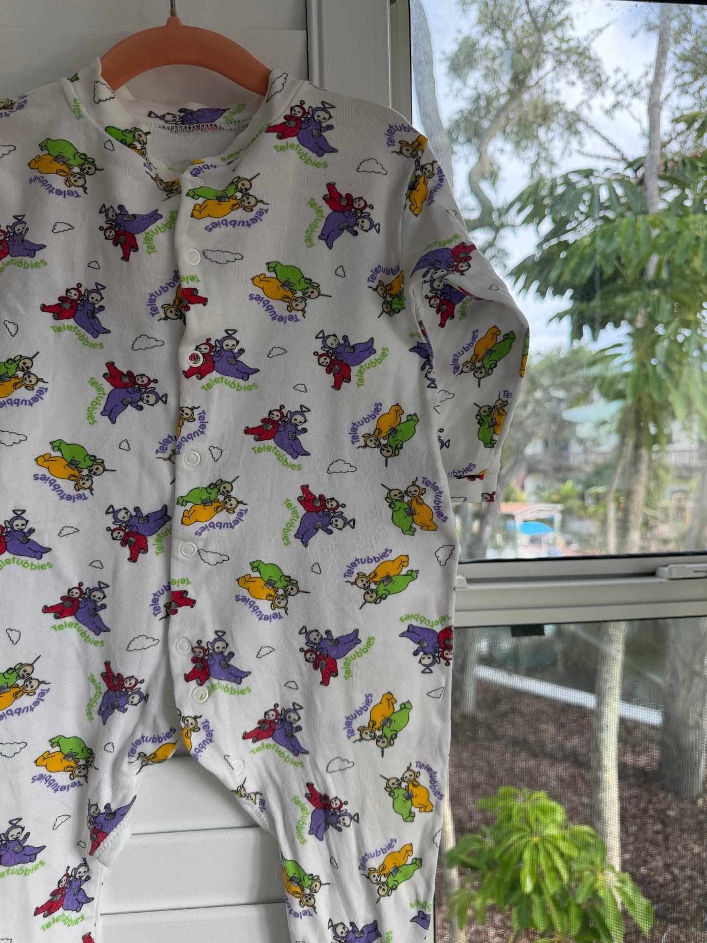 teletubbies 1996 AOP sleepsuit 12-18m