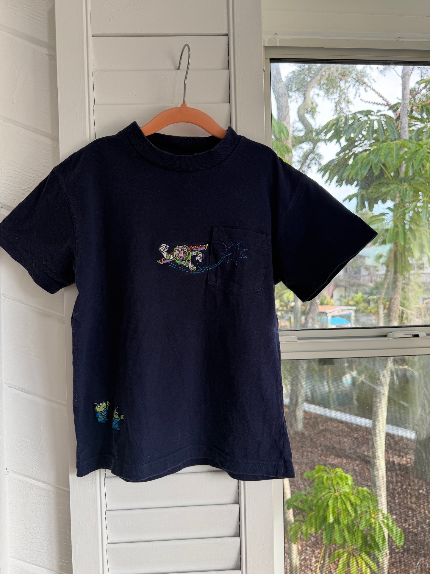 embroidered buzz tee S (6)