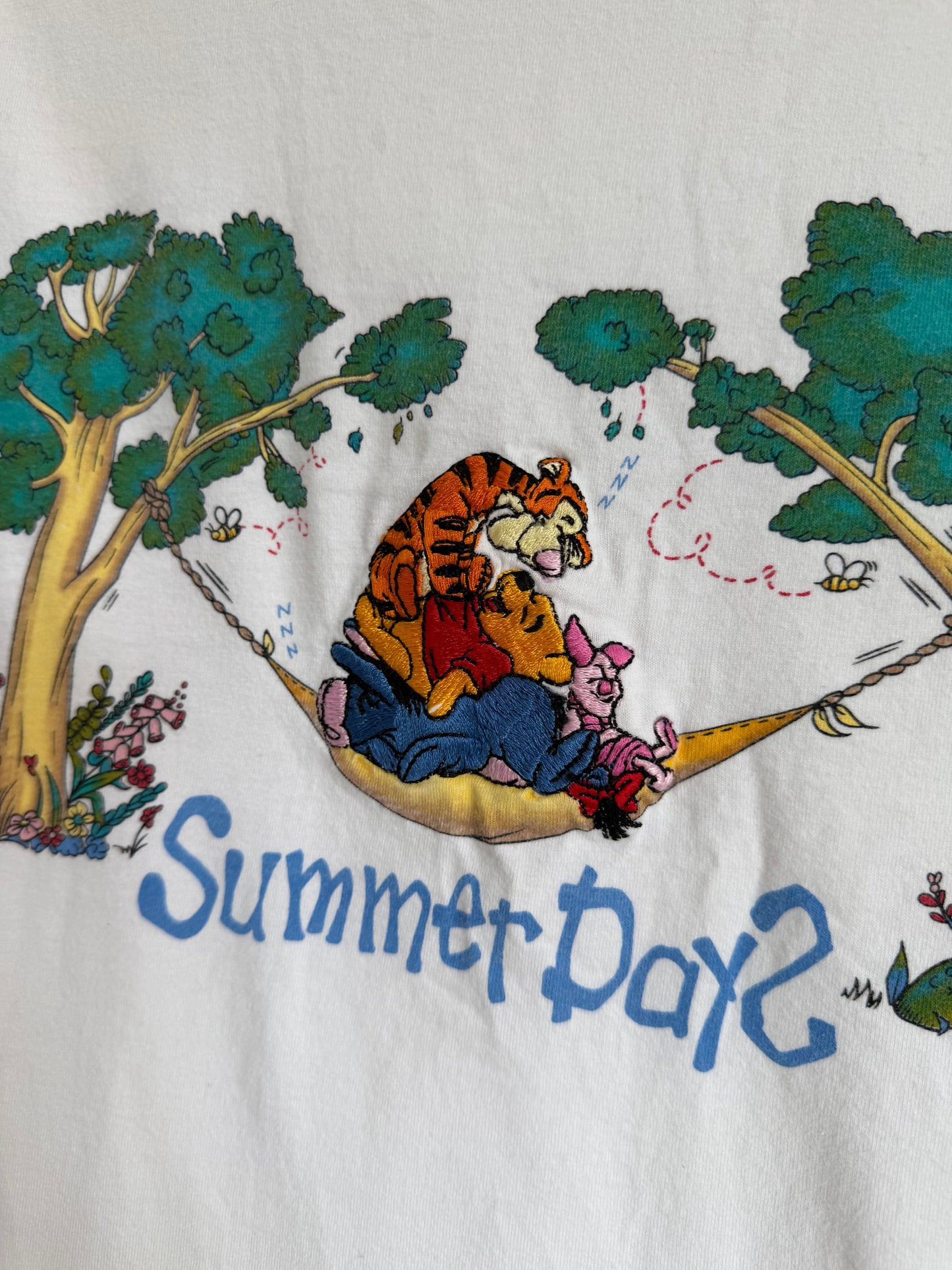 “summer days” embroidered tee M