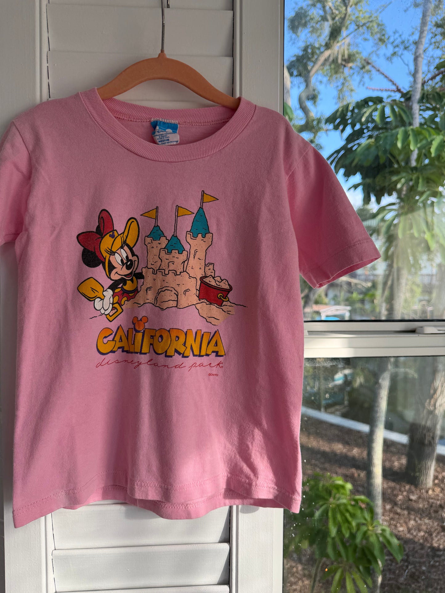 minnie california T shirt 6/7