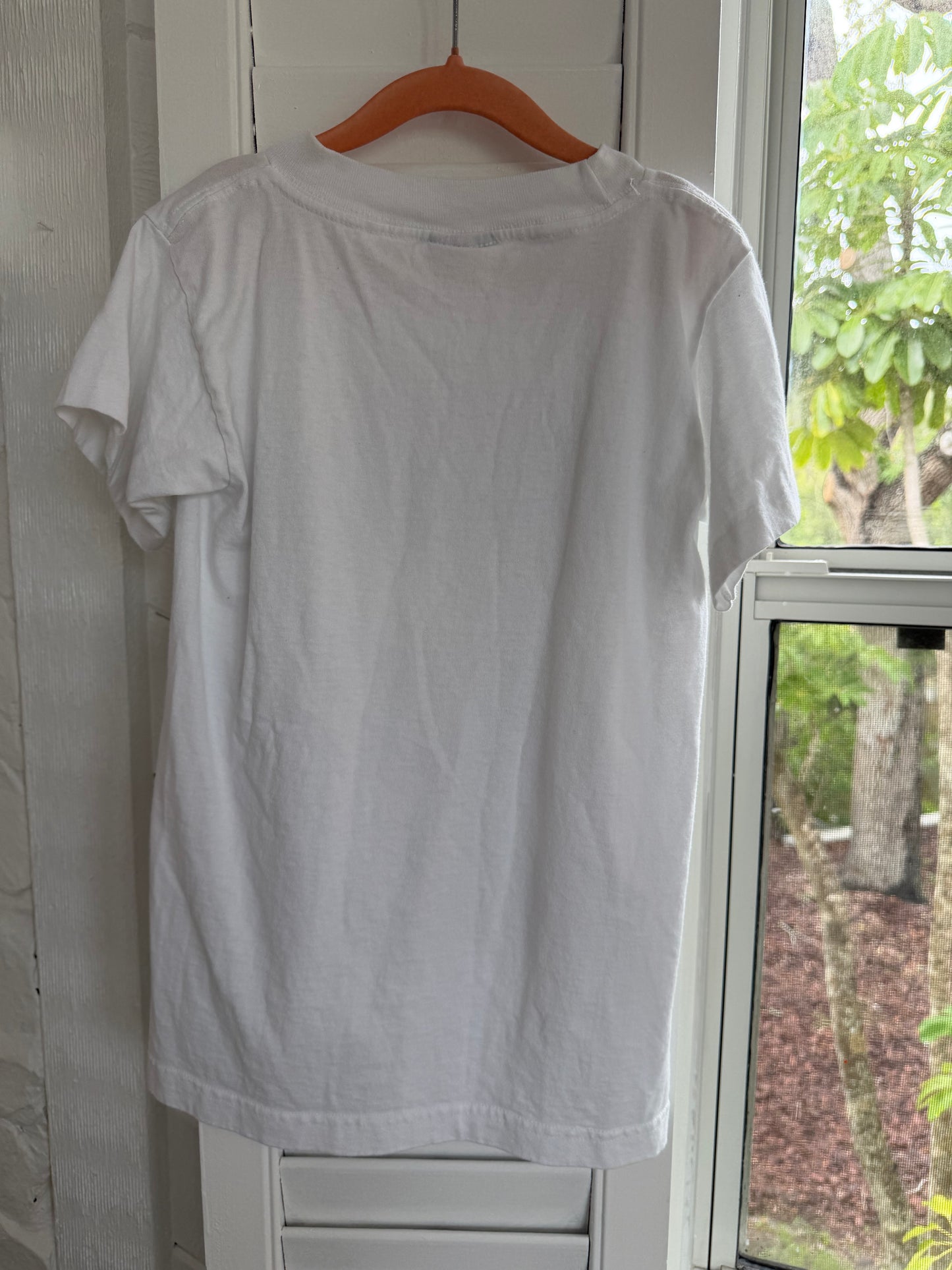 lassen “seaside romance” tee youth M