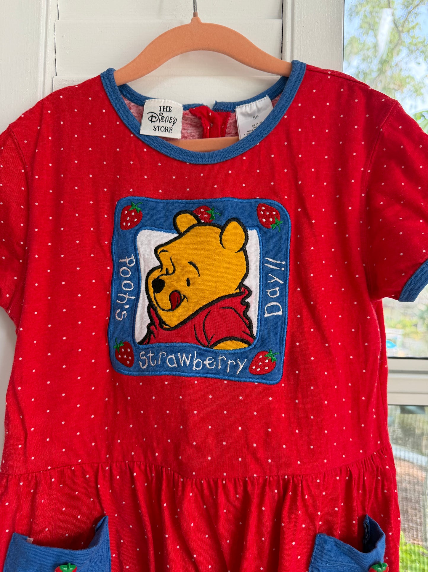 “pooh’s strawberry day” dress 5/6