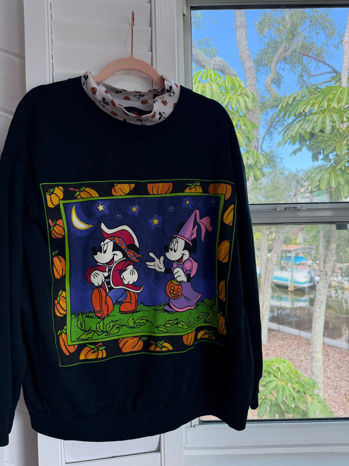 mickey & minnie trick or treat sweatshirt XL