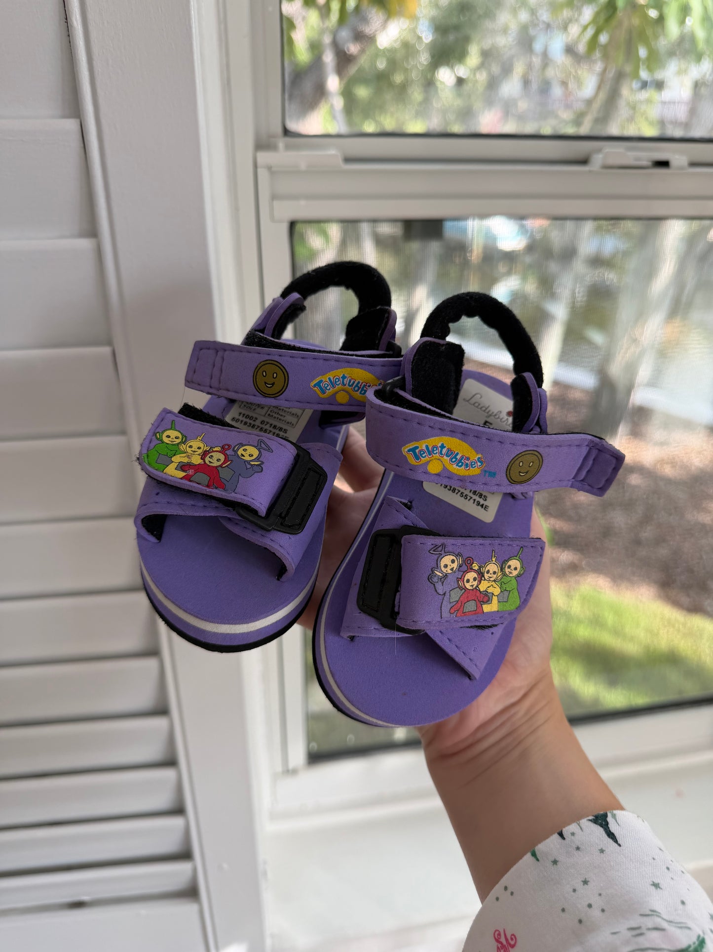 teletubbies sandals 6c