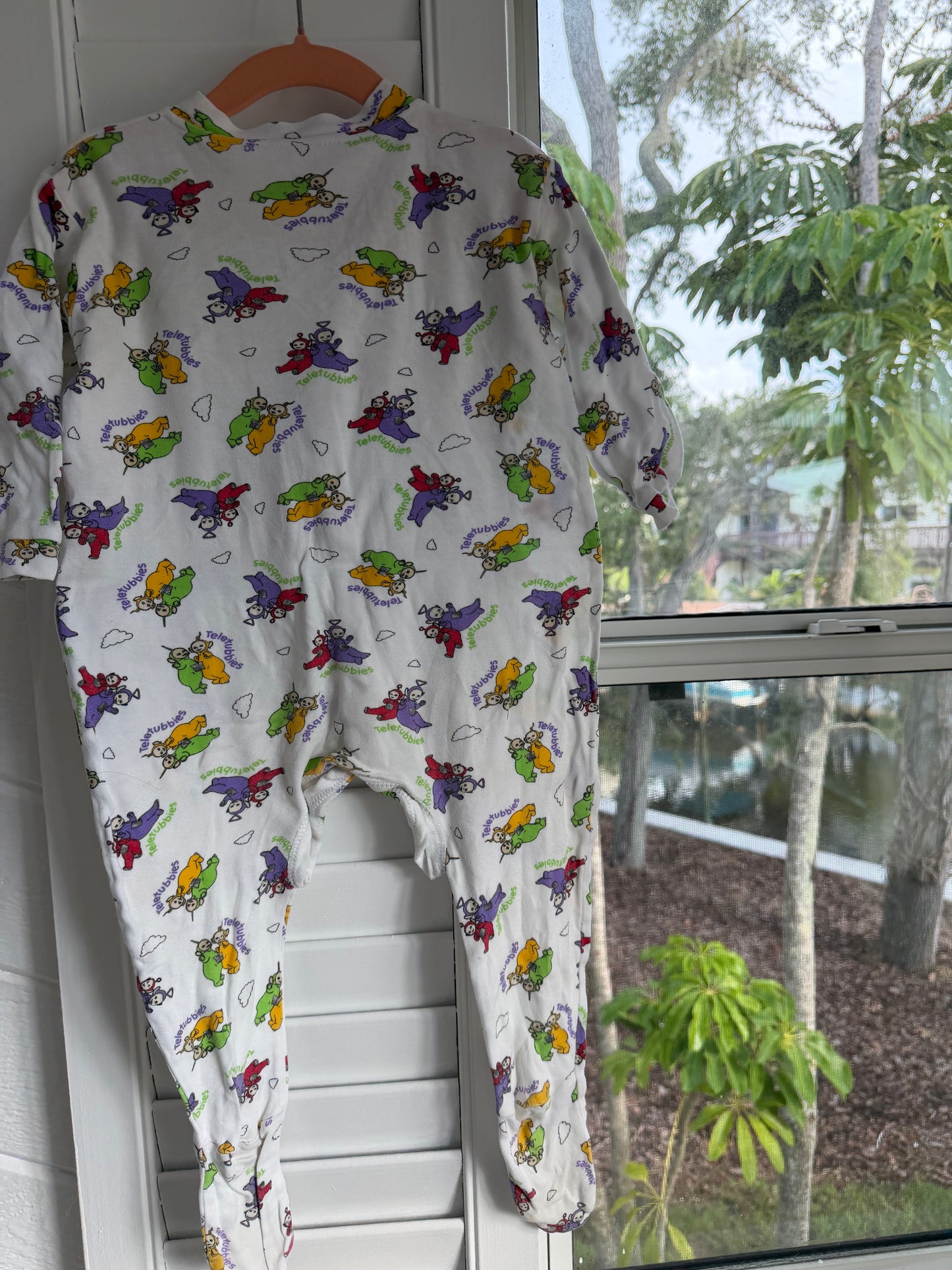 teletubbies 1996 AOP sleepsuit 12-18m