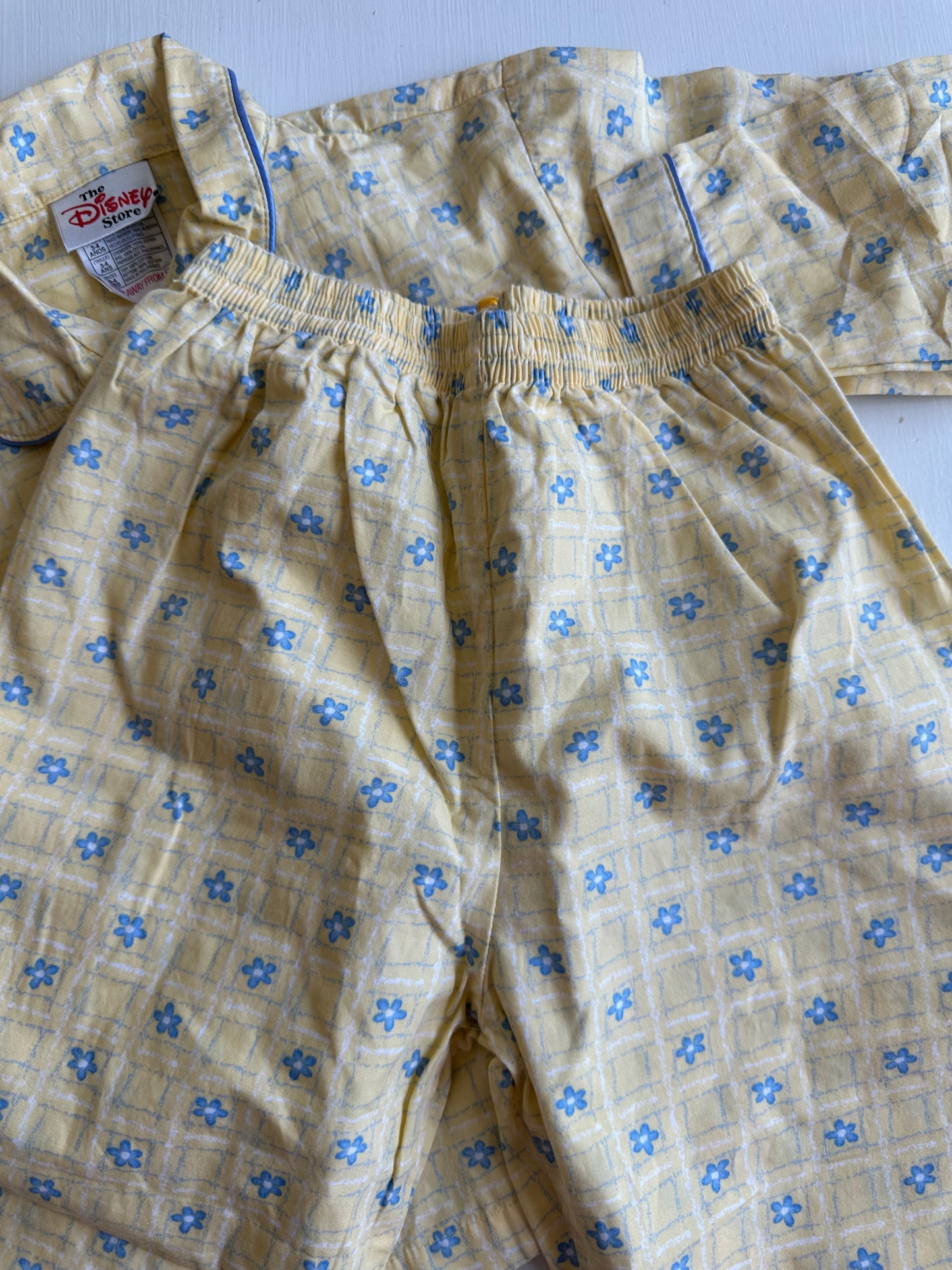 vtg disney store winnie the pooh pj set 3-4 years (3/4T)