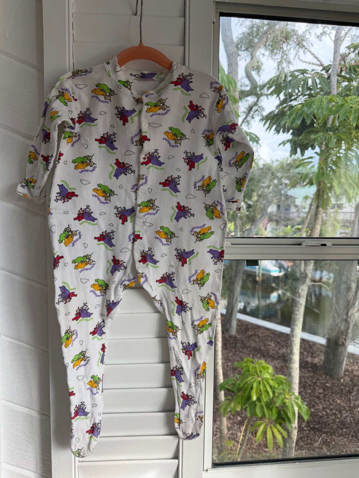 teletubbies 1996 AOP sleepsuit 12-18m