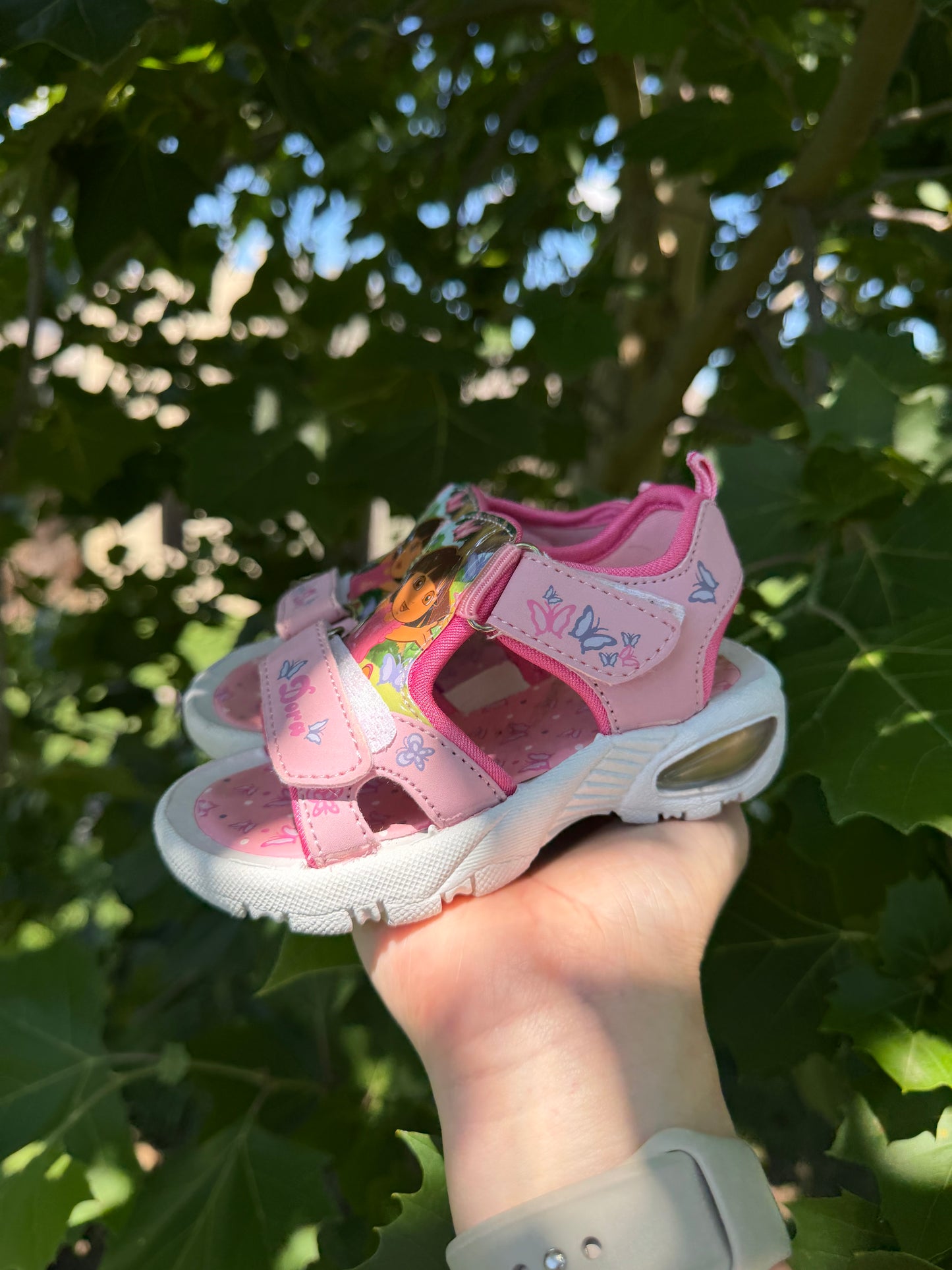 dora sandals 5/6c