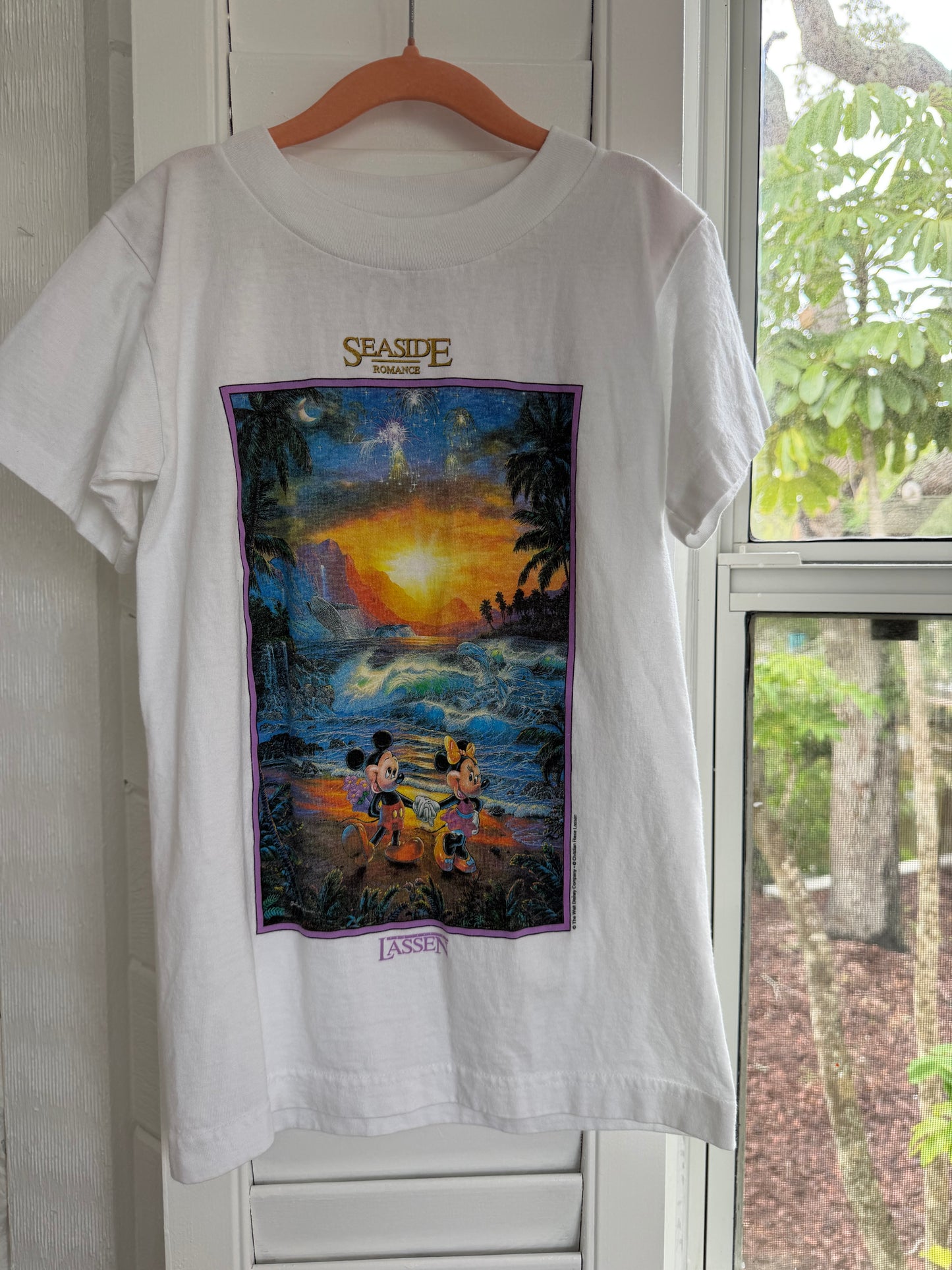 lassen “seaside romance” tee youth M